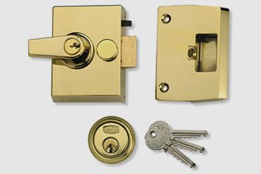 Nightlatch installation by Walthamstow master locksmith